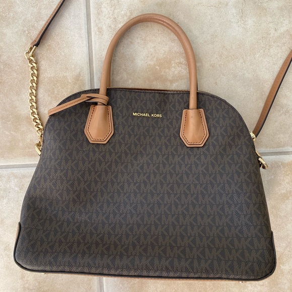 Michael Kors Handbags - Michael Kors Crossbody/Handbag